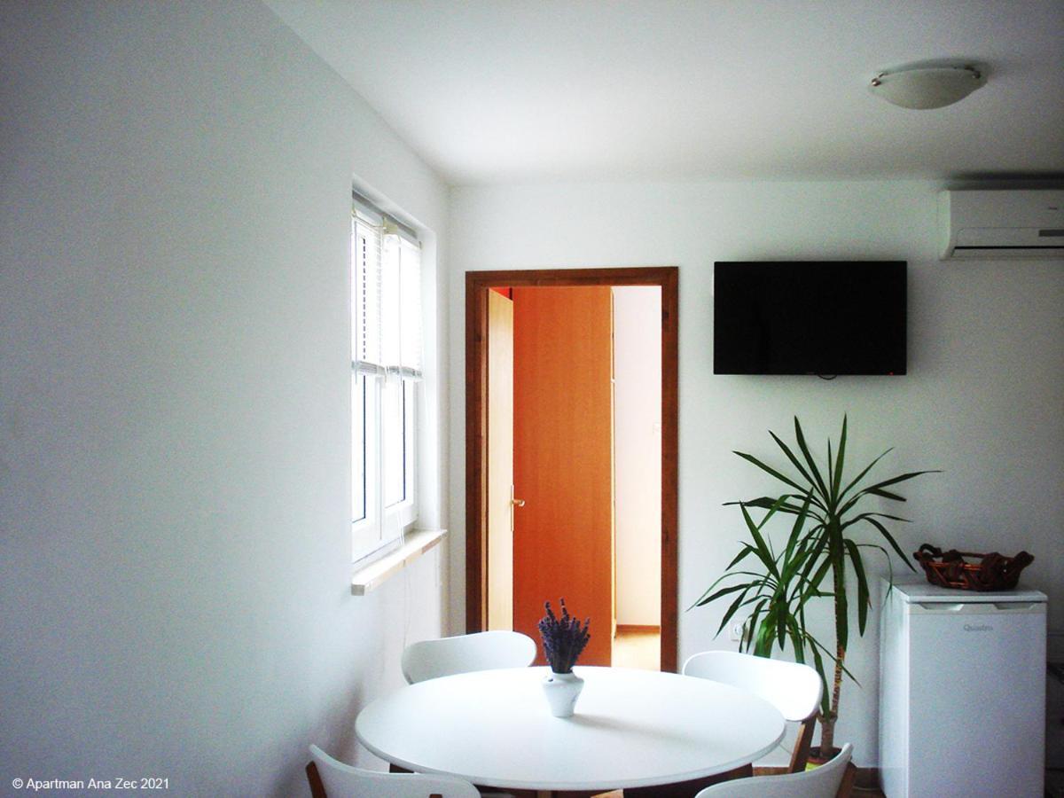 Apartments Zec Brzac Luaran gambar