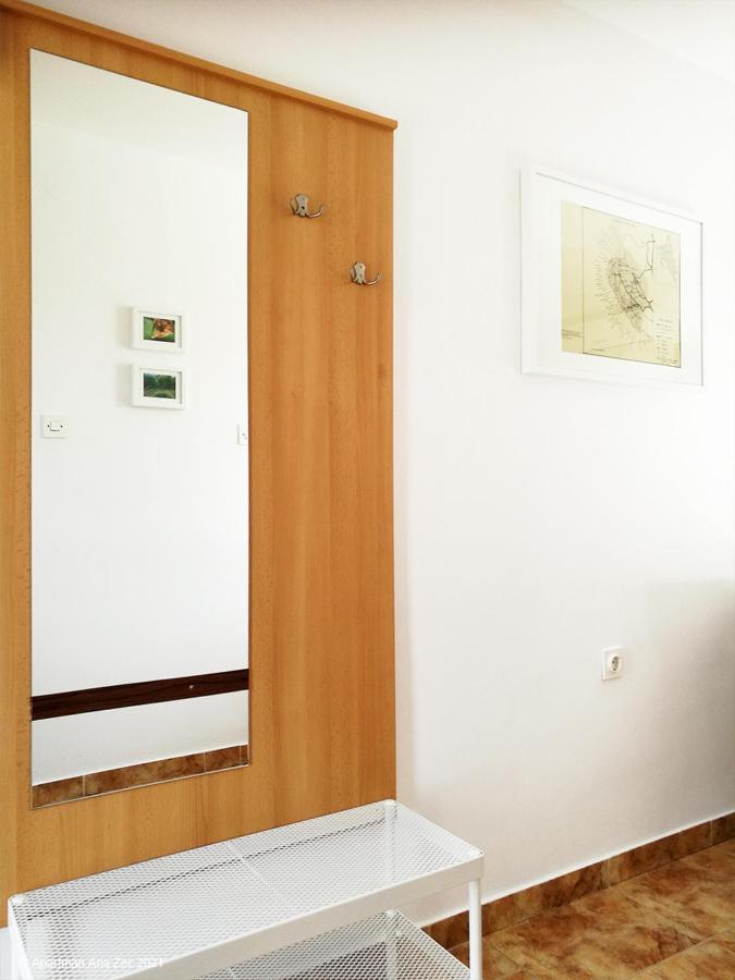 Apartments Zec Brzac Luaran gambar
