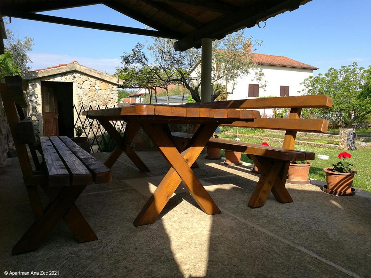 Apartments Zec Brzac Luaran gambar